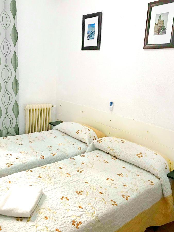 Hostal Los Arcos Madrid Luaran gambar