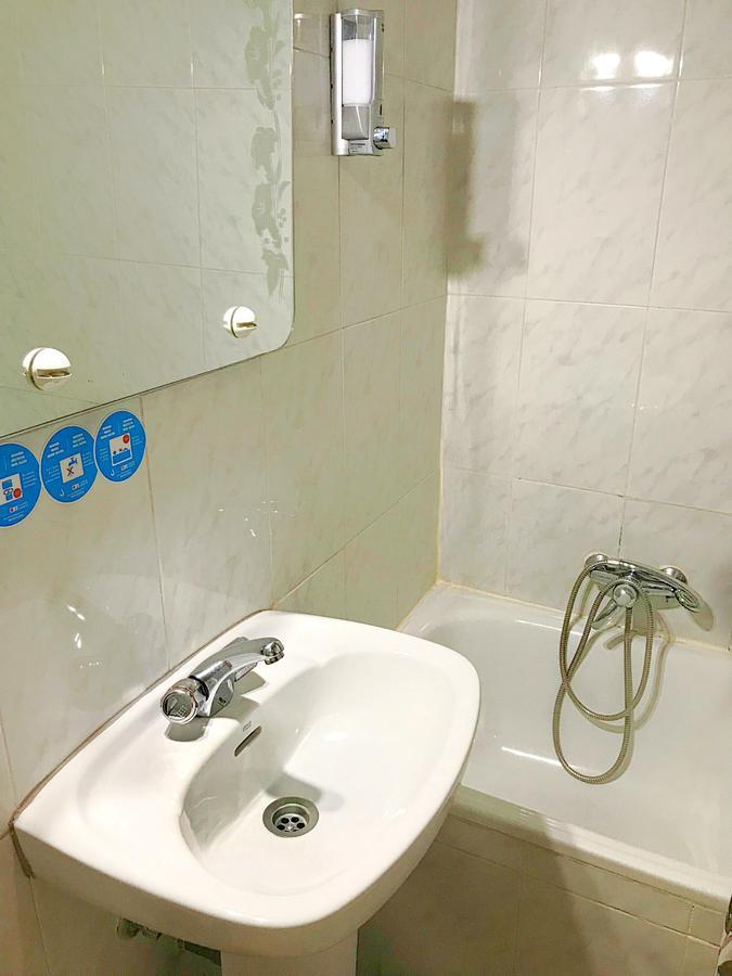 Hostal Los Arcos Madrid Luaran gambar